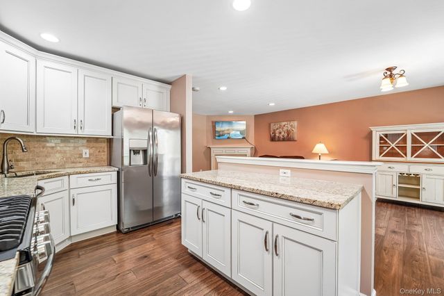 186 Sara Lane 7D, Newburgh, NY 12550