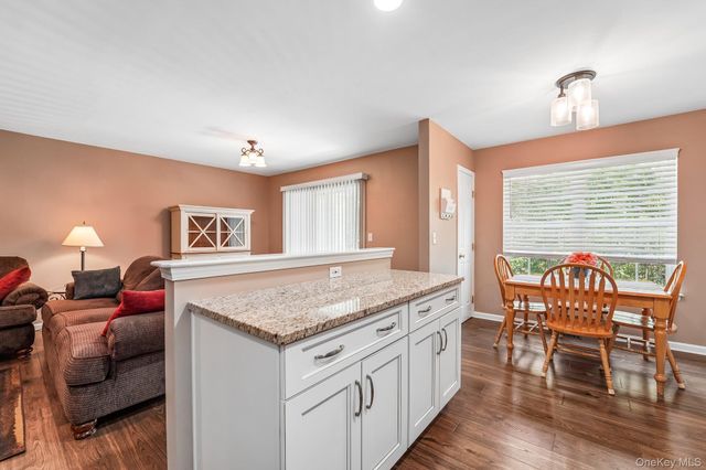 186 Sara Lane 7D, Newburgh, NY 12550