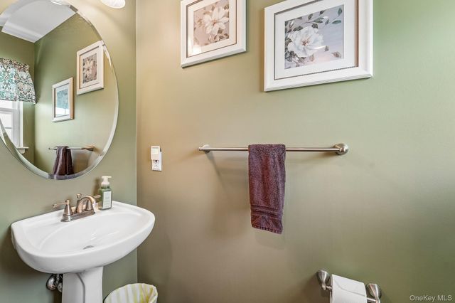 186 Sara Lane 7D, Newburgh, NY 12550