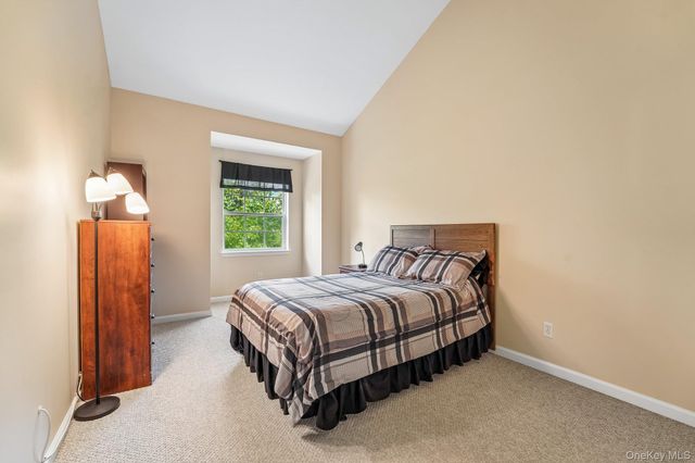186 Sara Lane 7D, Newburgh, NY 12550