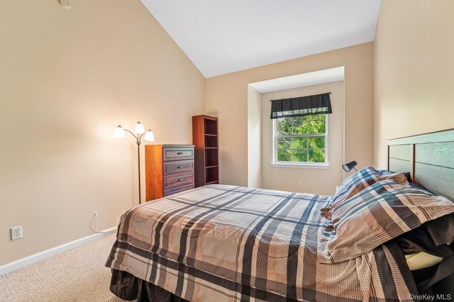 186 Sara Lane 7D, Newburgh, NY 12550