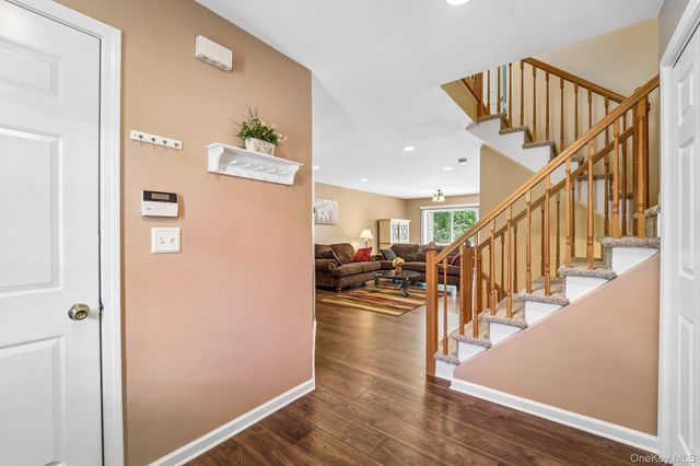 186 Sara Lane 7D, Newburgh, NY 12550