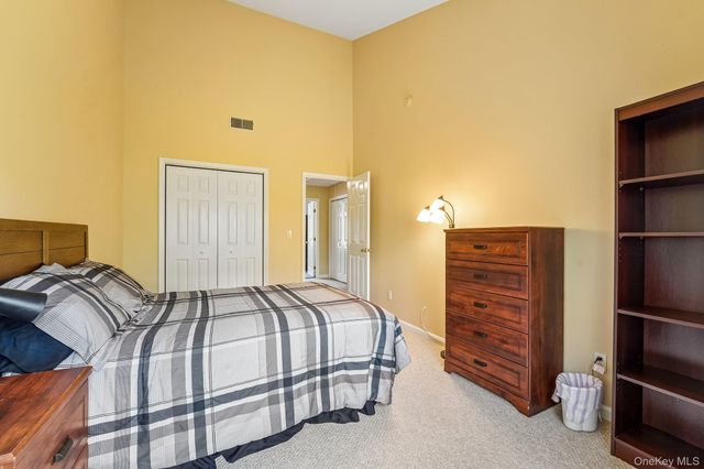 186 Sara Lane 7D, Newburgh, NY 12550