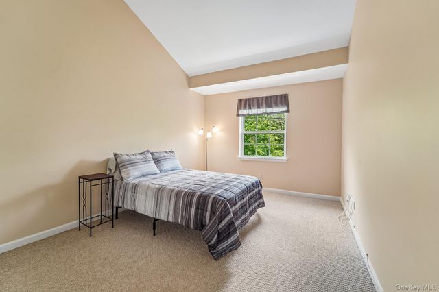 186 Sara Lane 7D, Newburgh, NY 12550
