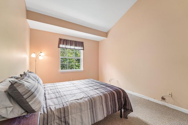 186 Sara Lane 7D, Newburgh, NY 12550