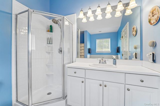 186 Sara Lane 7D, Newburgh, NY 12550