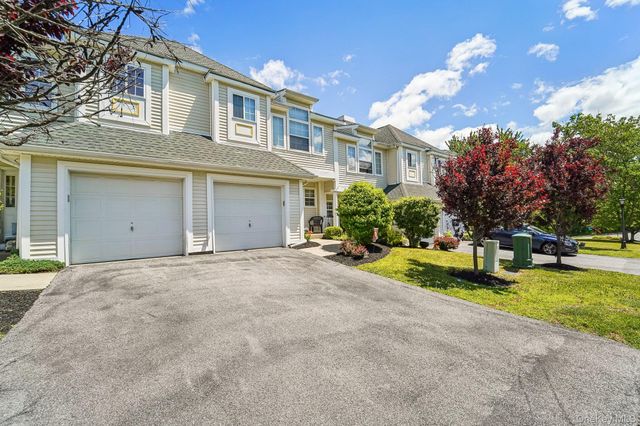 186 Sara Lane 7D, Newburgh, NY 12550