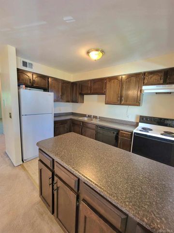 27 Weathervane Drive 21, Washingtonville, NY 10992