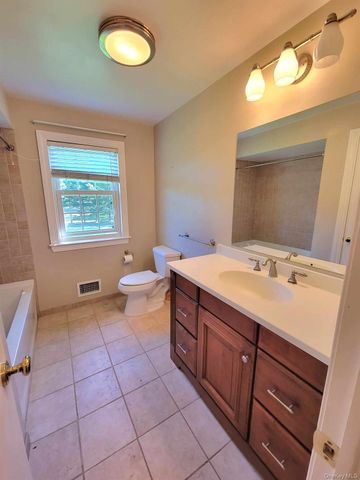 27 Weathervane Drive 21, Washingtonville, NY 10992