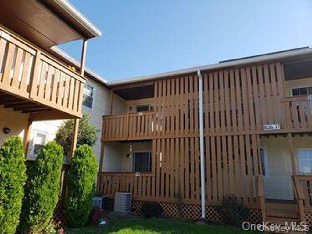 27 Weathervane Drive 21, Washingtonville, NY 10992