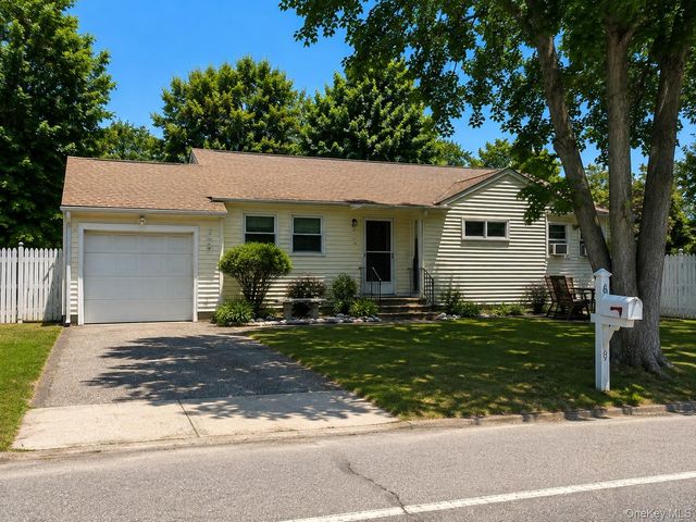 643 Jayne Boulevard, Port Jefferson Station, NY 11776