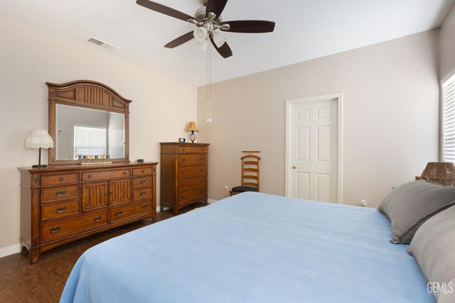 9912 MONA LISA LANE, Bakersfield, CA 93312