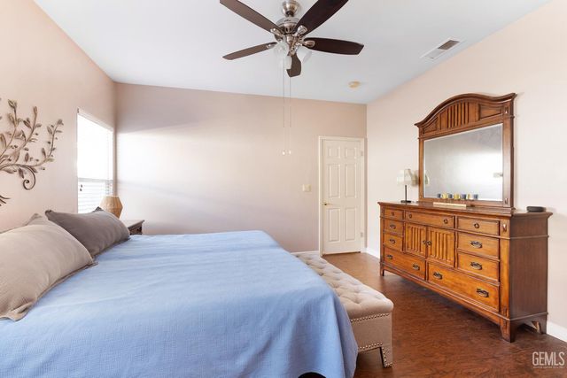 9912 MONA LISA LANE, Bakersfield, CA 93312