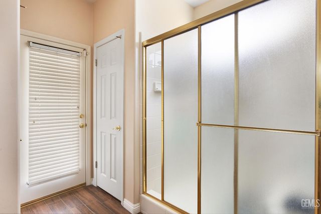 9912 MONA LISA LANE, Bakersfield, CA 93312