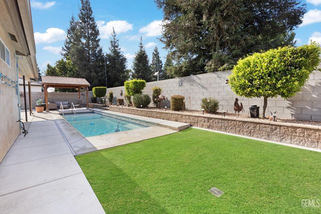 9912 MONA LISA LANE, Bakersfield, CA 93312