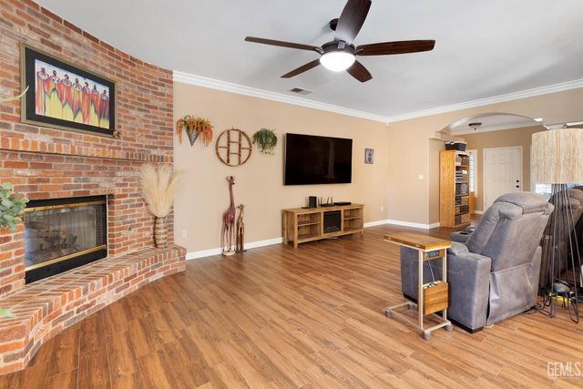 9912 MONA LISA LANE, Bakersfield, CA 93312