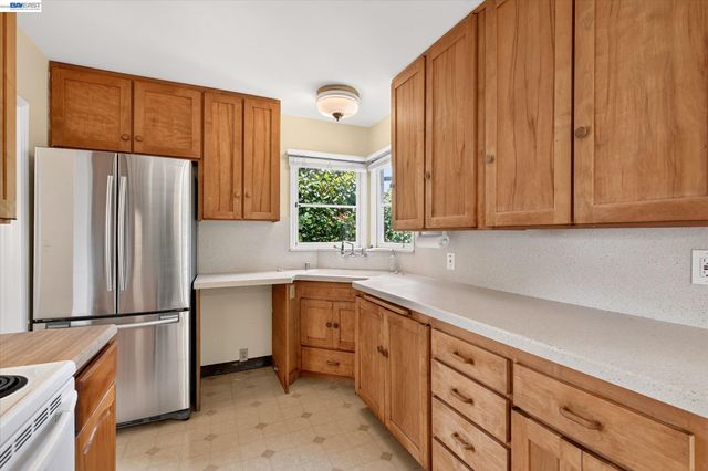 1075 Durant Ave, San Leandro, CA 94577