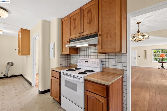 1075 Durant Ave, San Leandro, CA 94577