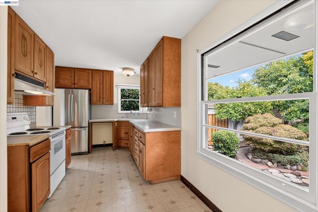1075 Durant Ave, San Leandro, CA 94577