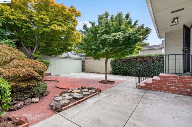 1075 Durant Ave, San Leandro, CA 94577