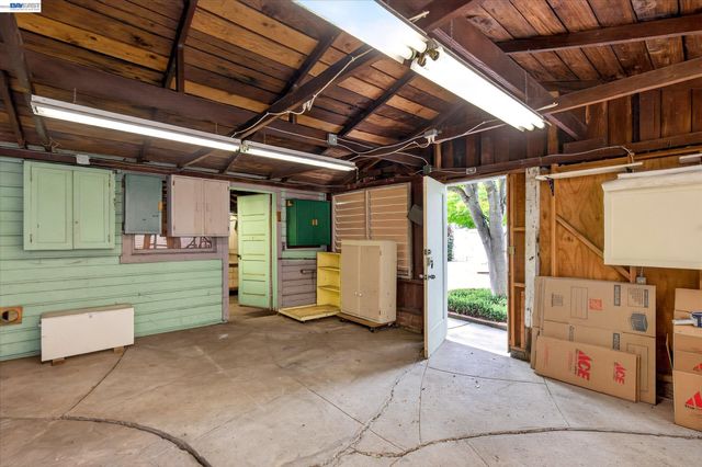 1075 Durant Ave, San Leandro, CA 94577