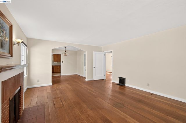 1075 Durant Ave, San Leandro, CA 94577
