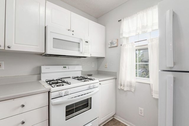 4087 Parkcove Drive, 23C, Columbus, OH 43230