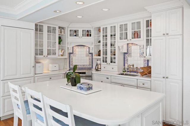 1040 Coast Blvd. South 202, La Jolla, CA 92037