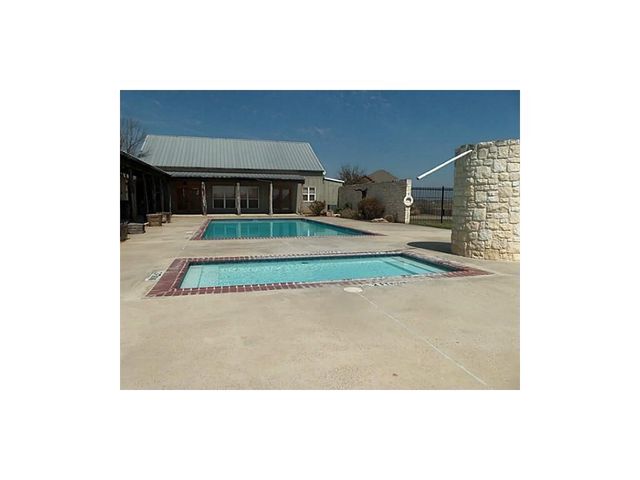 196 Dodge City Trail, Newark, TX 76071