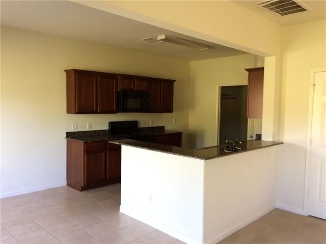 196 Dodge City Trail, Newark, TX 76071