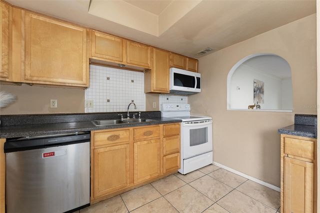 1918 CONWAY ROAD 9, Orlando, FL 32812