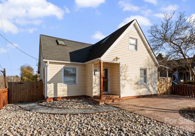 1424 Nandina Street, Charlotte, NC 28205