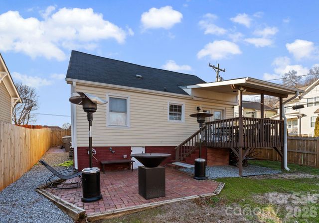 1424 Nandina Street, Charlotte, NC 28205