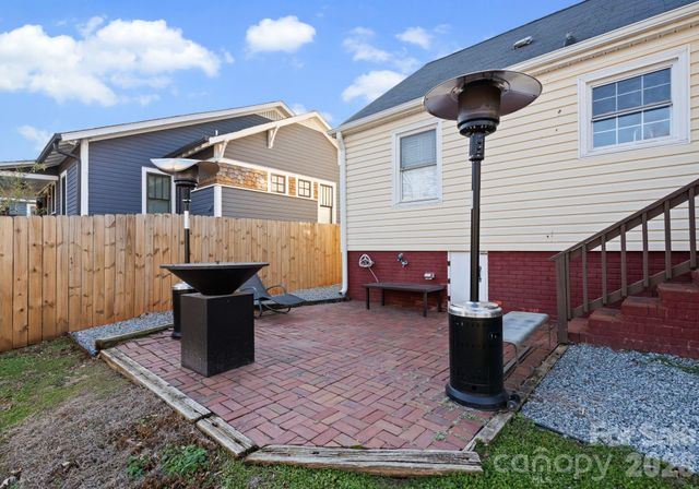 1424 Nandina Street, Charlotte, NC 28205