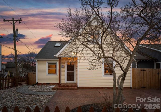 1424 Nandina Street, Charlotte, NC 28205
