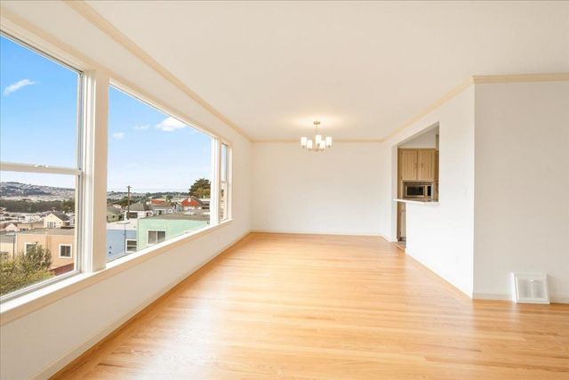 121 Shields St, San Francisco, CA 94132