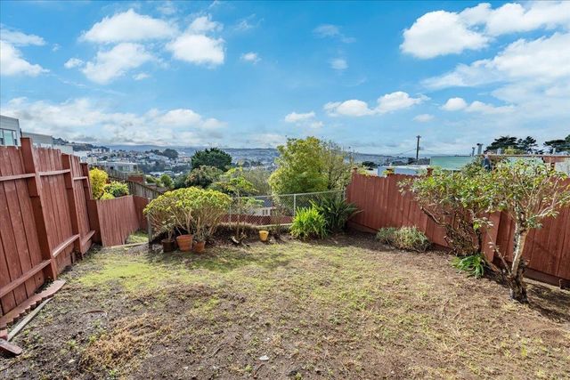 121 Shields St, San Francisco, CA 94132