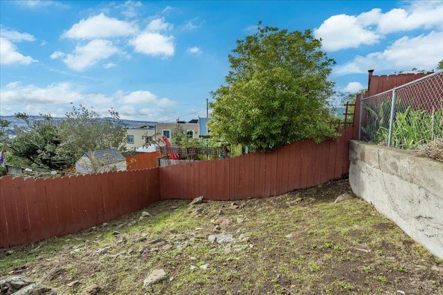 121 Shields St, San Francisco, CA 94132