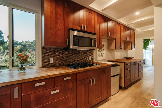 231 Muerdago Road, Topanga (los Angeles), CA 90290