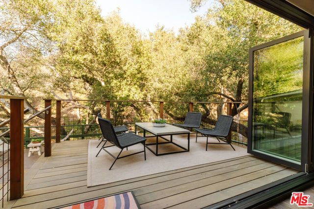 231 Muerdago Road, Topanga (los Angeles), CA 90290