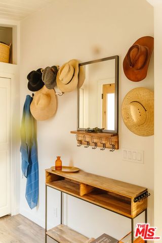 231 Muerdago Road, Topanga (los Angeles), CA 90290