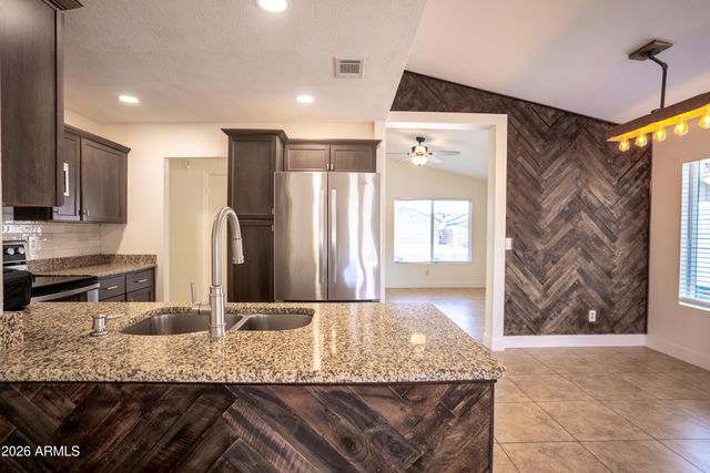 3131 W DONALD Drive, Phoenix, AZ 85027