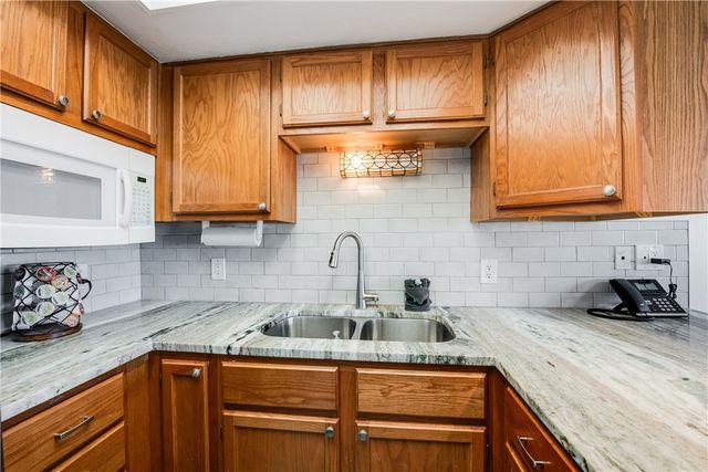 15340 Leeward Dr 302, Corpus Christi, TX 78418