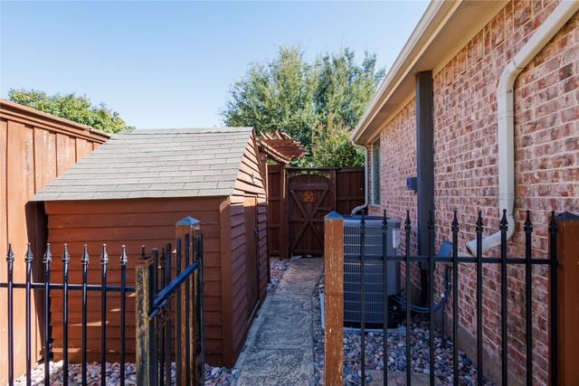 2258 Fox Ridge Trail, Frisco, TX 75036