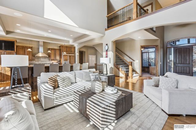 19205 Grande Avenue Circle, Omaha, NE 68022