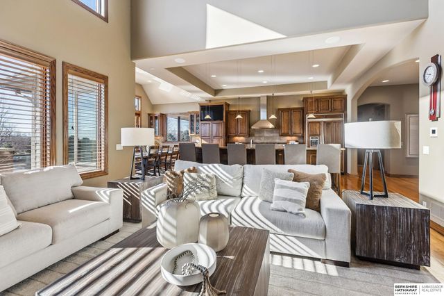 19205 Grande Avenue Circle, Omaha, NE 68022