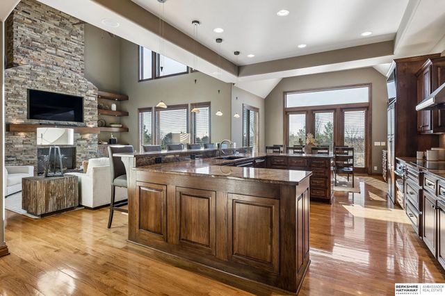 19205 Grande Avenue Circle, Omaha, NE 68022