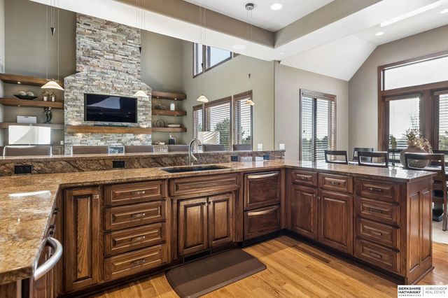 19205 Grande Avenue Circle, Omaha, NE 68022