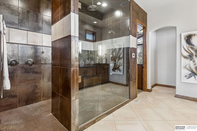 19205 Grande Avenue Circle, Omaha, NE 68022