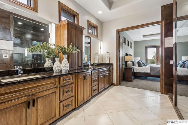 19205 Grande Avenue Circle, Omaha, NE 68022